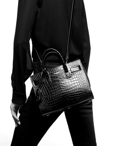 yves saint laurent sac noir croco|SAC DE JOUR EN CUIR EMBOSSÉ CROCODILE .